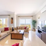 Coolhouses Algarve Luz, 5 Bed Villa & Pool, Casa N Luz