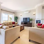 Coolhouses Algarve Luz, 5 Bed Villa & Pool, Casa N فيلة *