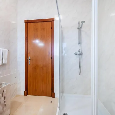 Coolhouses Algarve Luz, 5 Bed & Pool, Casa N Villa