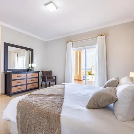 Coolhouses Algarve Luz, 5 Bed & Pool, Casa N Villa Luz