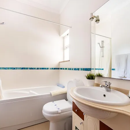Coolhouses Algarve Luz, 5 Bed & Pool, Casa N Villa Luz