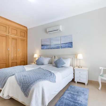 Coolhouses Algarve Luz, 5 Bed & Pool, Casa N *