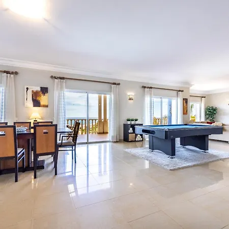 Coolhouses Algarve Luz, 5 Bed & Pool, Casa N * Luz