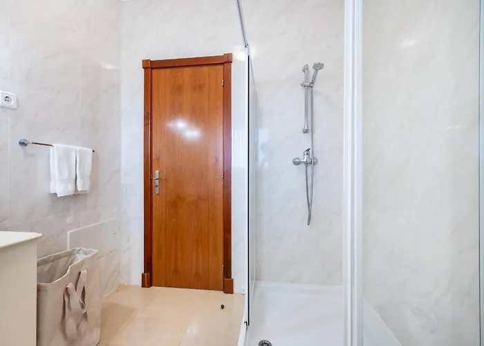 Coolhouses Algarve Luz, 5 Bed & Pool, Casa N Villa