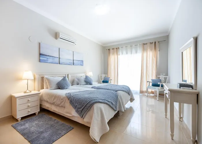 Coolhouses Algarve Luz, 5 Bed & Pool, Casa N Villa *