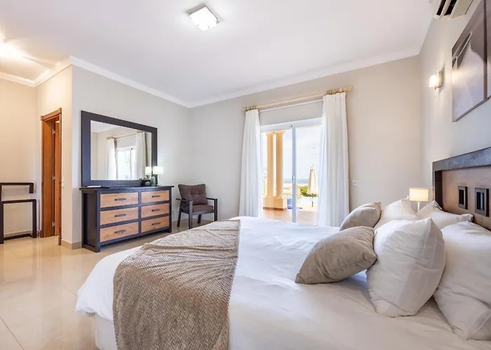 Coolhouses Algarve Luz, 5 Bed & Pool, Casa N Villa Luz