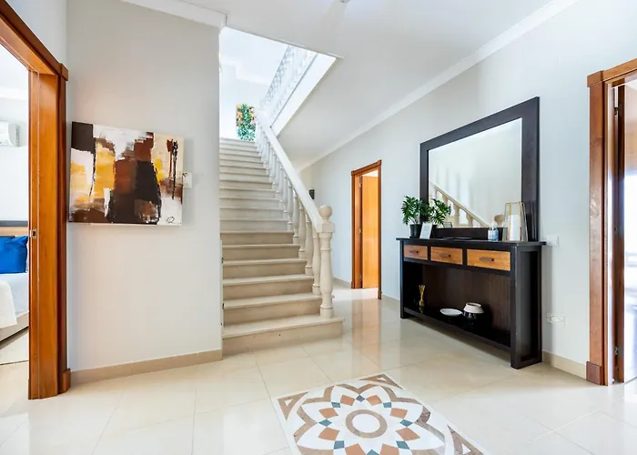 Villa Coolhouses Algarve Luz, 5 Bed & Pool, Casa N