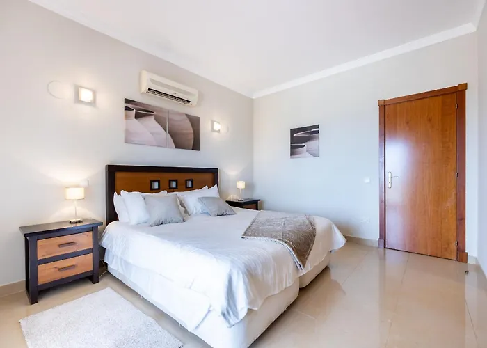 Coolhouses Algarve Luz, 5 Bed & Pool, Casa N Villa *