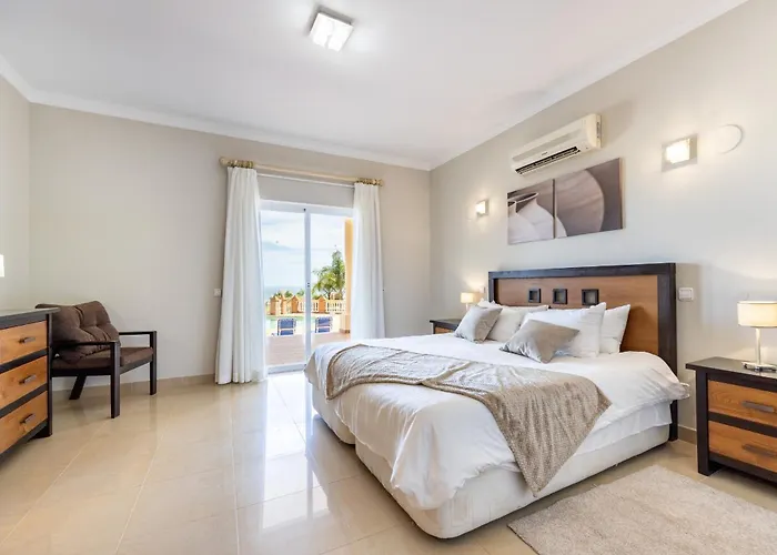 Villa Coolhouses Algarve Luz, 5 Bed & Pool, Casa N