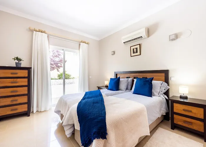 Coolhouses Algarve Luz, 5 Bed & Pool, Casa N Villa *