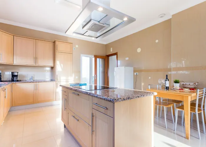 Villa Coolhouses Algarve Luz, 5 Bed & Pool, Casa N *