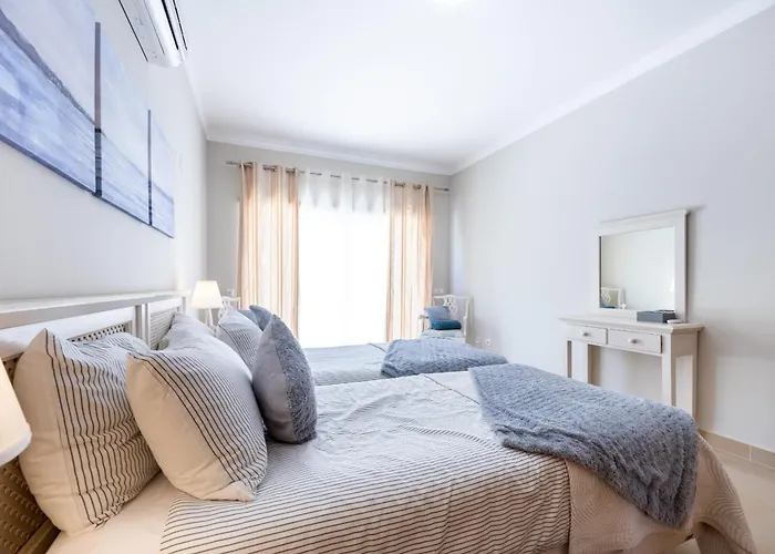 Villa Coolhouses Algarve Luz, 5 Bed & Pool, Casa N