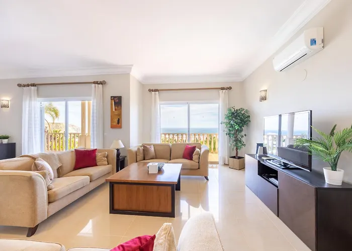 Coolhouses Algarve Luz, 5 Bed & Pool, Casa N Luz