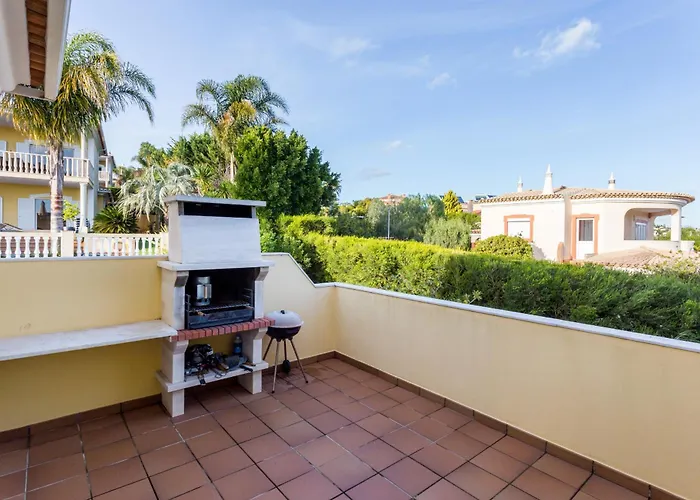 Coolhouses Algarve Luz, 5 Bed & Pool, Casa N