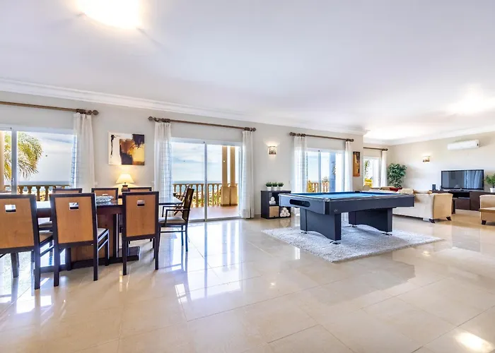 Coolhouses Algarve Luz, 5 Bed & Pool, Casa N * Luz