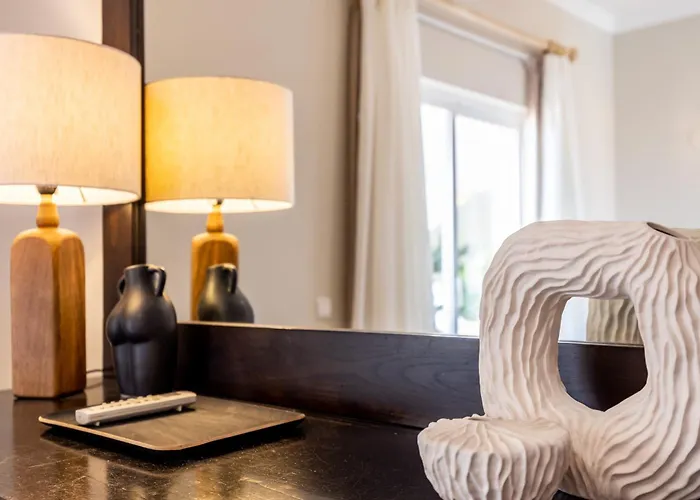 Coolhouses Algarve Luz, 5 Bed & Pool, Casa N Villa