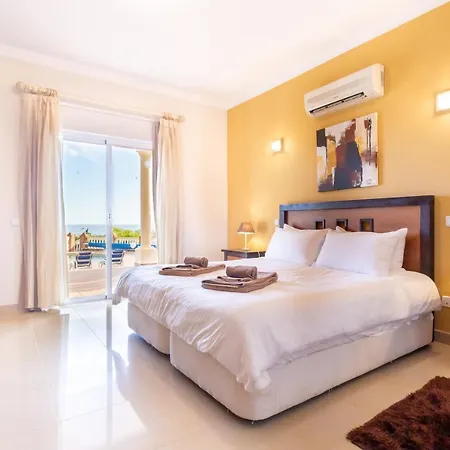 Coolhouses Algarve Luz, 5 Bed & Pool, Casa N *