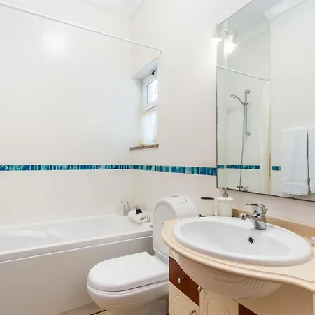 Villa Coolhouses Algarve Luz, 5 Bed & Pool, Casa N Praia Da Luz