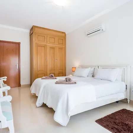 Coolhouses Algarve Luz, 5 Bed & Pool, Casa N Villa *