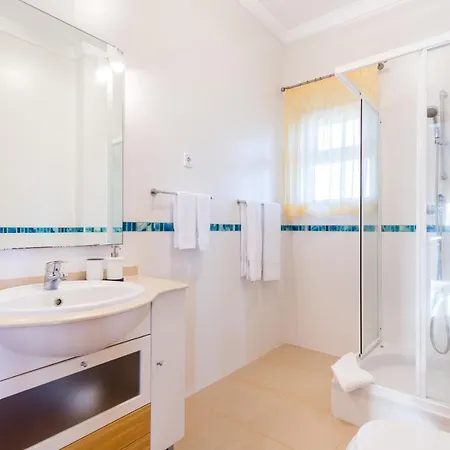 Coolhouses Algarve Luz, 5 Bed & Pool, Casa N Villa
