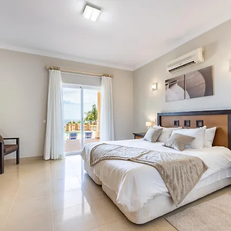 Вилла Coolhouses Algarve Luz, 5 Bed & Pool, Casa N