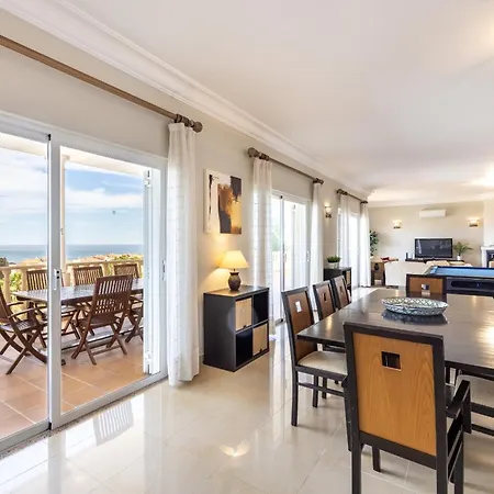 Вилла Coolhouses Algarve Luz, 5 Bed & Pool, Casa N *